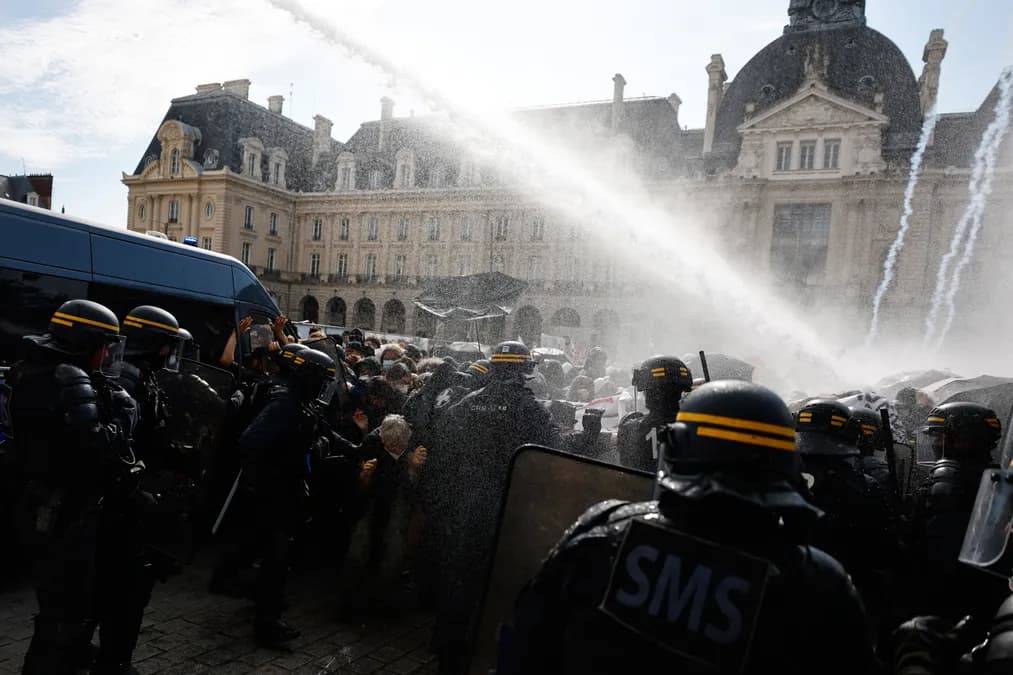 France School Funding Crisis Fuels Mass Protests
