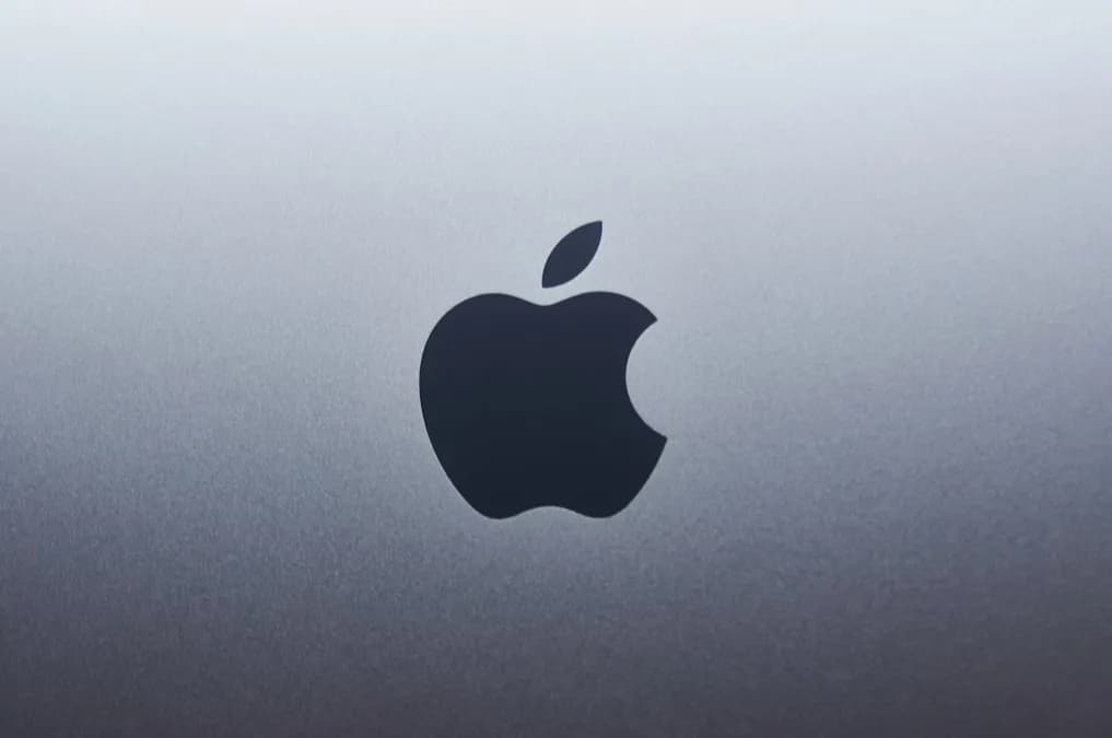 Apple Locks Down macOS Full Disk Access Over AI Risks