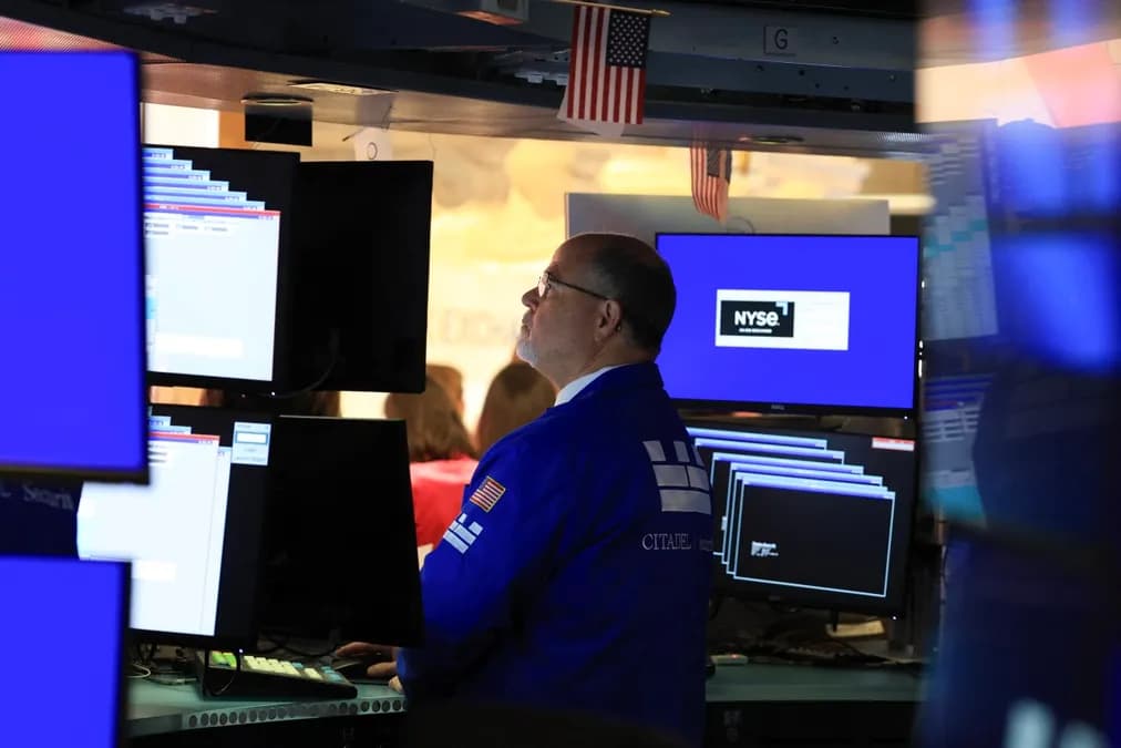 Bond Rout vs AI Boom: Markets Face Two Futures