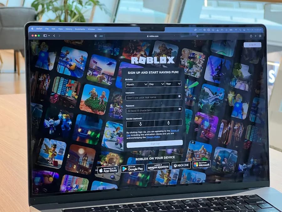 Roblox Uses AI to Simplify Game Building & Go Cross-Platform